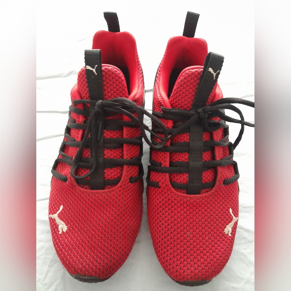 Mens Puma Axelion size 9.5
